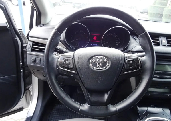 Toyota Avensis cena 42900 przebieg: 201000, rok produkcji 2015 z Sosnowiec małe 326